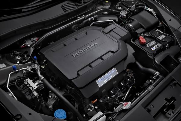 Диагностика двигателя Honda Crosstour 2013 производится во время планового ТО автомобиля