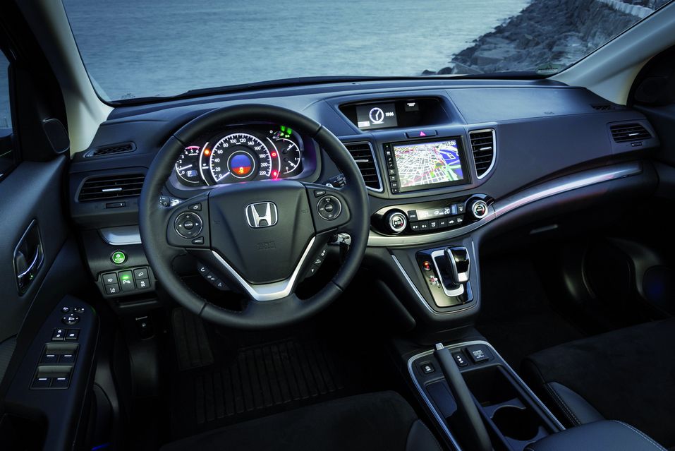 Внутреннее убранство Honda CR-V 2015
