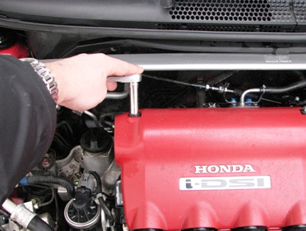 Обслуживание двигателя Honda Jazz следует проводить на специализированных СТО