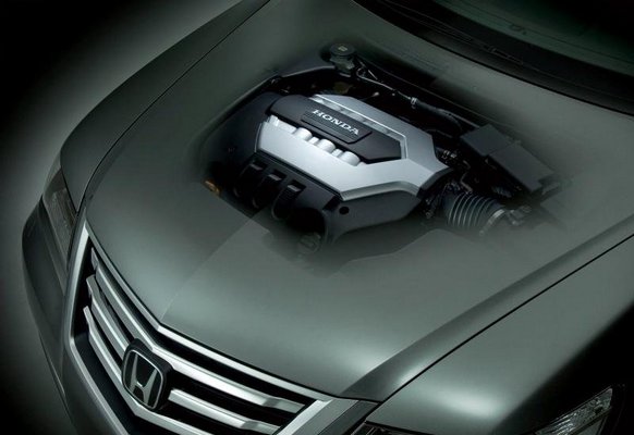 Плановое техобслуживание Honda Legend включает в себя контроль и настройку всех функций силовой уста
