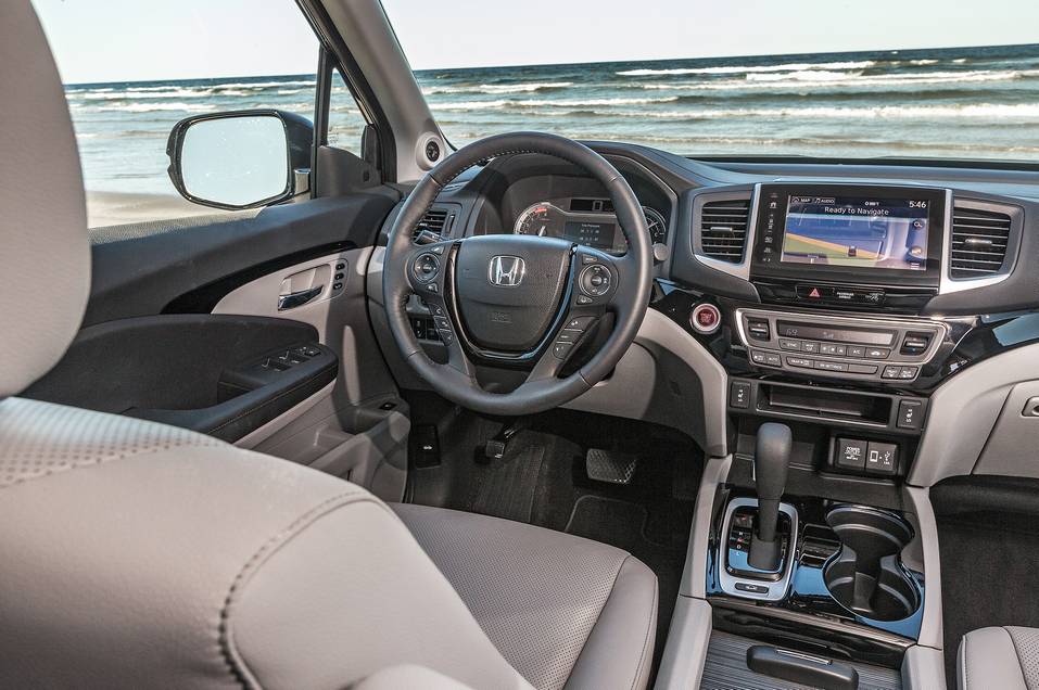 Интерьер Honda Ridgeline 2017