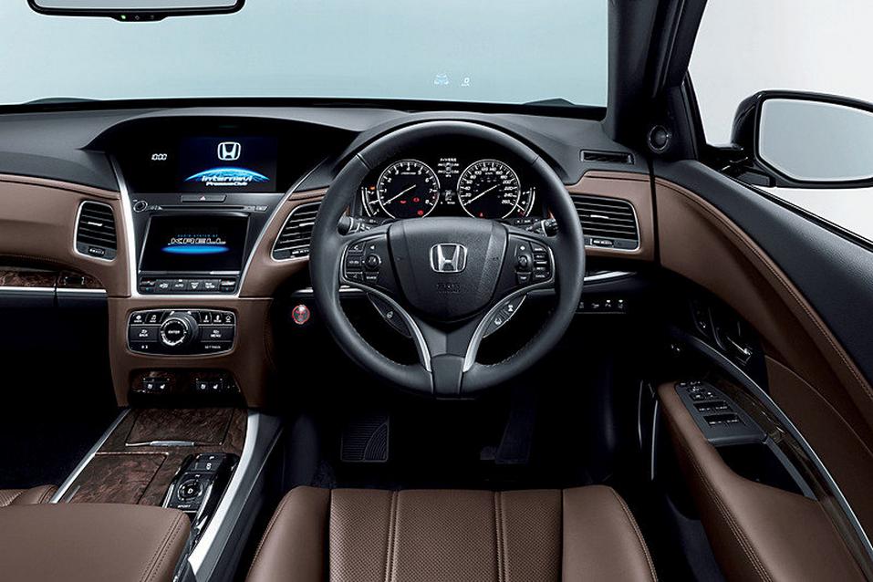Интерьер Honda Legend 2018