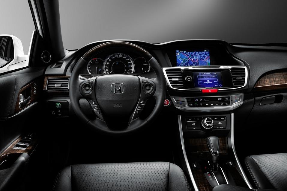 Панель приборов Honda Accord 2015 Ручной тормоз стал электронным
