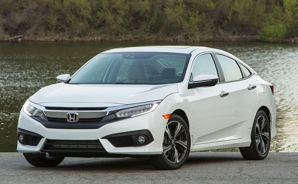 У седанов Honda Civic проблема в моторе