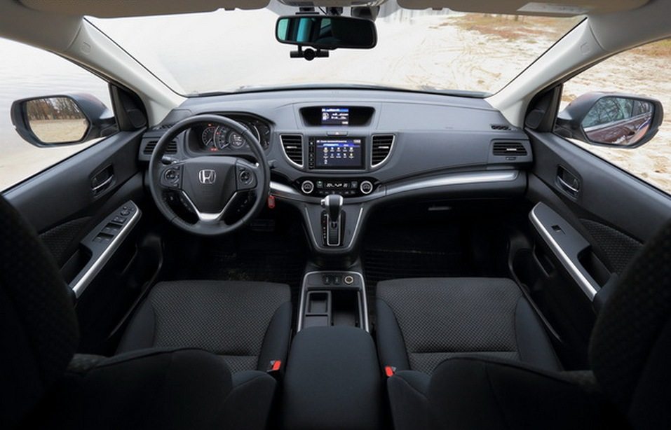 Современный интерьер Honda CR-V 2015